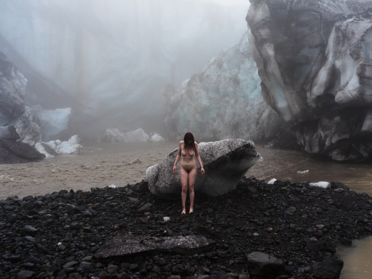 Svala in front of the Vatnajökull – photograph by Korbinian Vogt